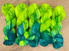 Afbeelding in Gallery-weergave laden, Electric Jungle Bioluxe Sock