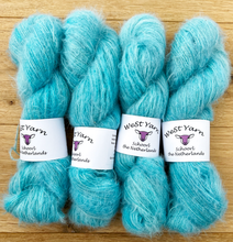 Afbeelding in Gallery-weergave laden, Izotz Luxe Suri Silk