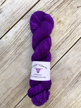 Load image into Gallery viewer, Violet Merino Singles - WeStYarn