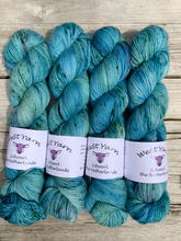 Load image into Gallery viewer, Zee - Singles - WeStYarn
