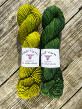 Afbeelding in Gallery-weergave laden, Lost in Leaves Merino Singles - WeStYarn
