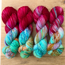 Afbeelding in Gallery-weergave laden, Simply Red Bioluxe Sock
