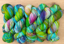 Load image into Gallery viewer, Garden Party Bioluxe Sock
