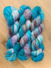 Load image into Gallery viewer, Head over Heels - Singles - WeStYarn
