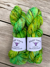 Afbeelding in Gallery-weergave laden, Helm Deluxe Sock - WeStYarn
