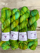 Load image into Gallery viewer, Helm Merino Singles - WeStYarn
