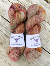 Afbeelding in Gallery-weergave laden, Autumn Dew Natural Merino - WeStYarn
