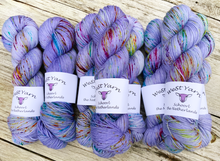 Afbeelding in Gallery-weergave laden, Wake me Up Deluxe Sock - WeStYarn
