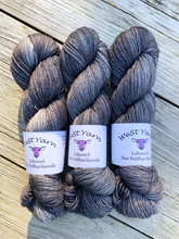 Afbeelding in Gallery-weergave laden, Graphite Deluxe Sock - WeStYarn
