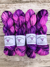 Load image into Gallery viewer, Magische Wolken Deluxe Sock - WeStYarn
