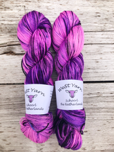Load image into Gallery viewer, Magische Wolken Deluxe Sock - WeStYarn
