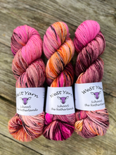 Afbeelding in Gallery-weergave laden, Wild Cherry Blossom Deluxe Sock 
