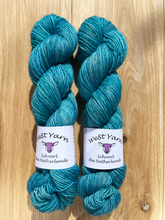 Load image into Gallery viewer, Kelp  - Singles - WeStYarn
